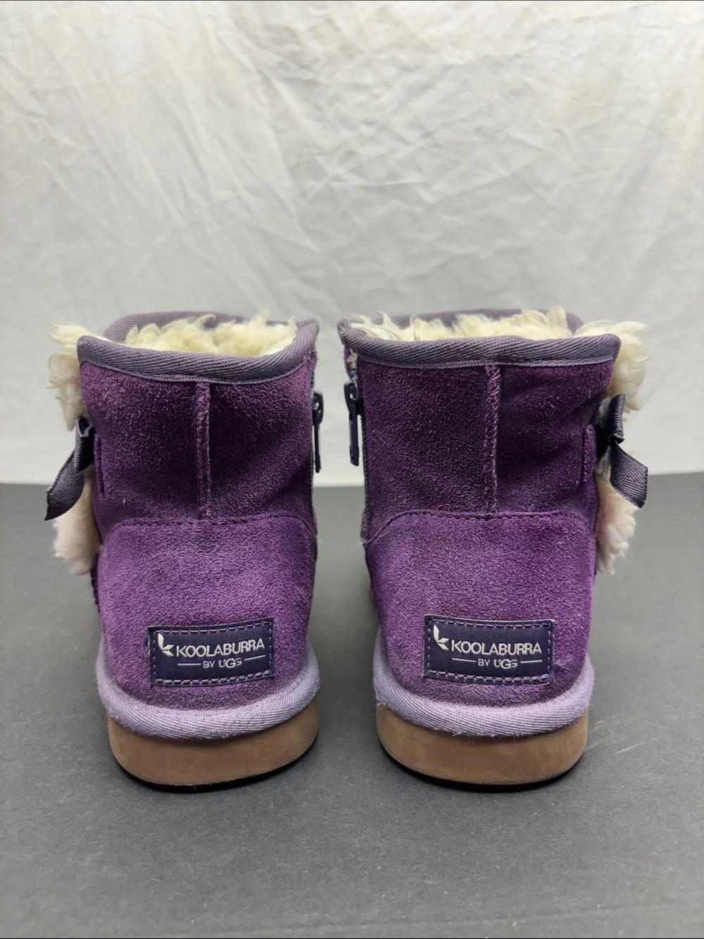 Koolaburra by Ugg bow boots, SZ 2 little girl, box 43